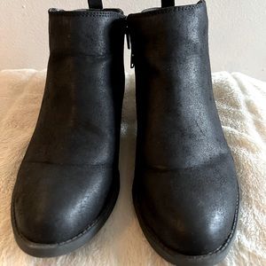 Carlos Santana Brianne ,Black Bootie in a size 8